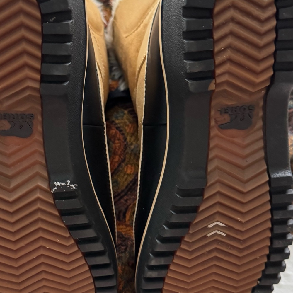 Sorel Camel and Ebony Snow Boots - Picture 3 of 4